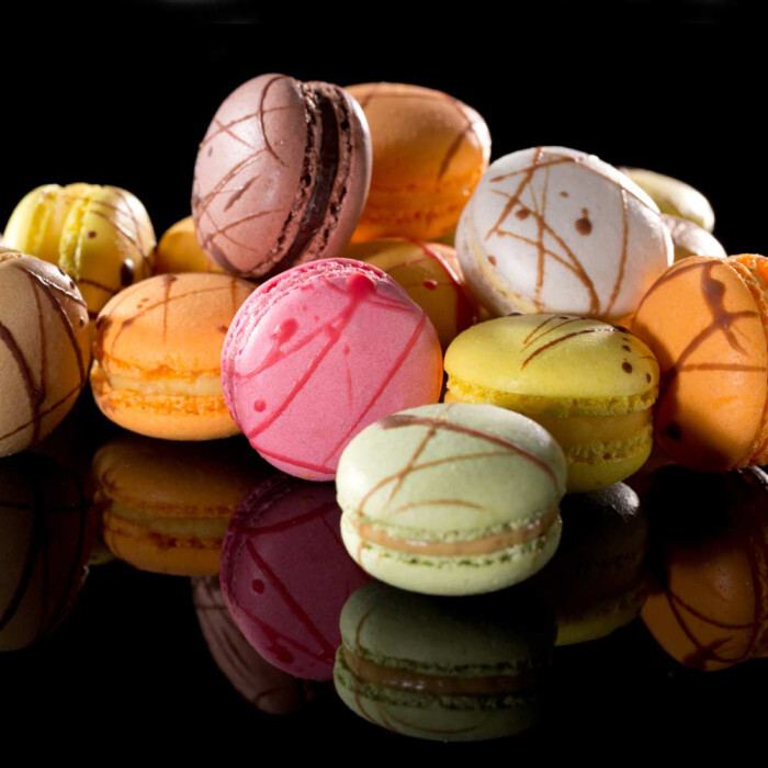 La Rose Noire Premium Handcrafted Macarons – Pack of 6 thumbnail 2