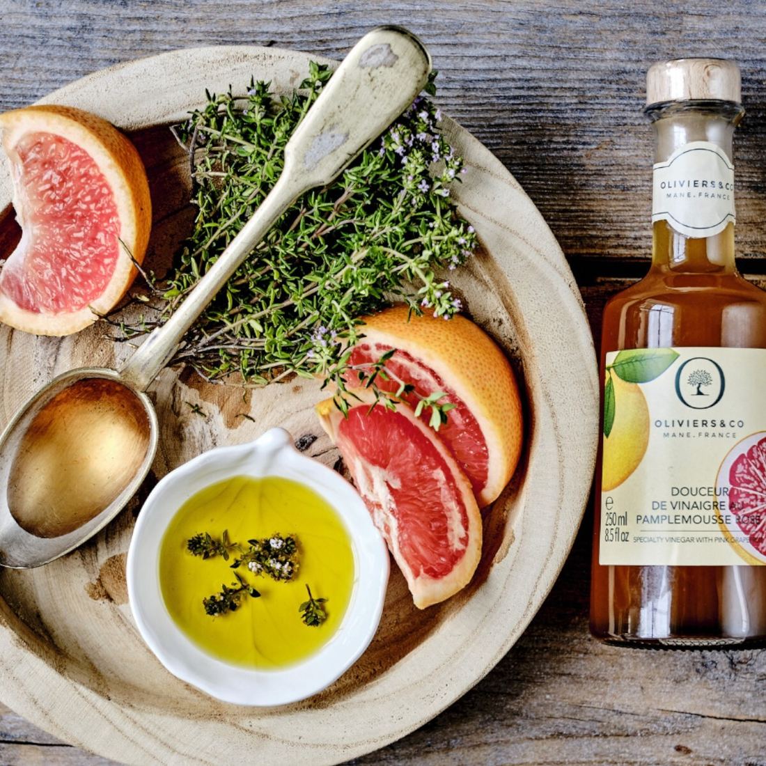 Oliviers & Co Pink Grapefruit Specialty Vinegar thumbnail 2