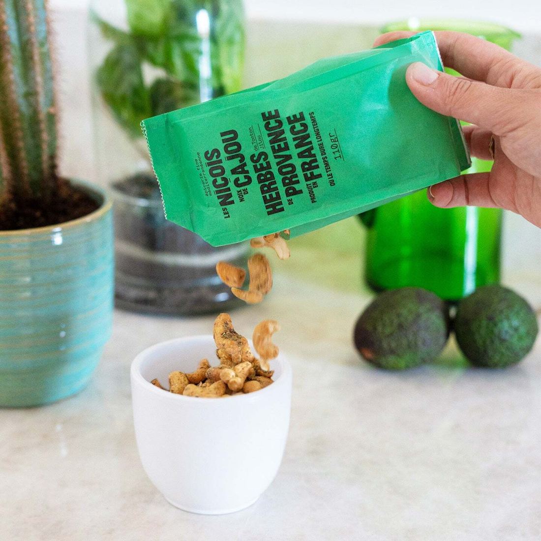 Les Niçois Provence Herb Cashews 110g thumbnail 2