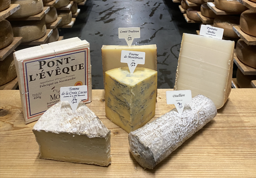 Mons Cheese Selection Box thumbnail 2