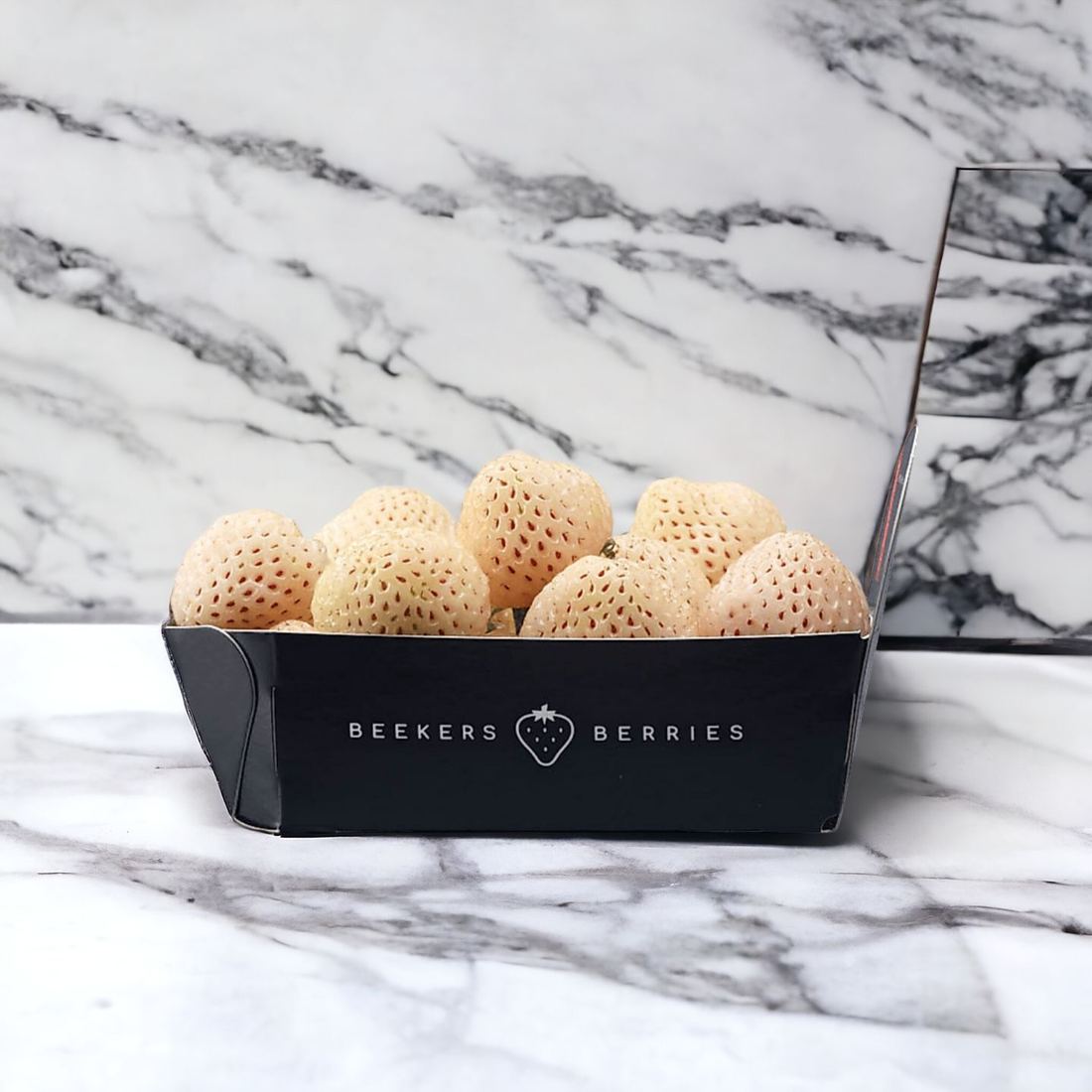 Beekers Berries Pineberries ( White Strawberries ) 1