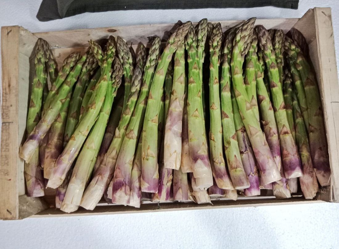 Fresh Organic Asparagus from France thumbnail 4