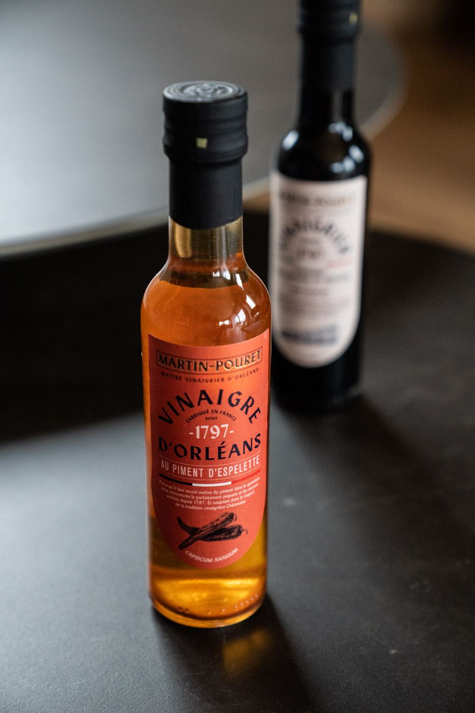 Martin-Pouret White Wine Vinegar with Espelette Chili Pepper AOP 1