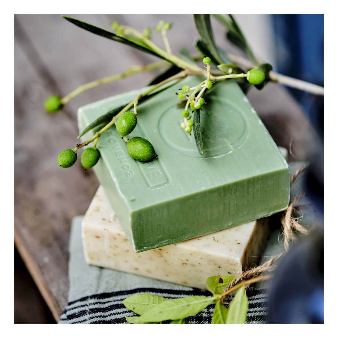 Oliviers & Co Natural Fig & Olive Soap thumbnail 3
