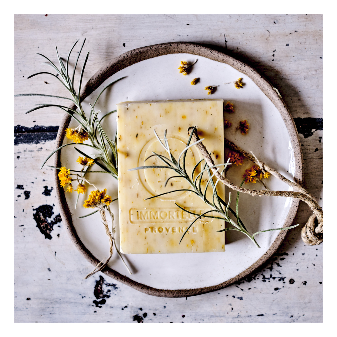 Oliviers & Co Natural Immortelle Flower Soap w/ Cord 1