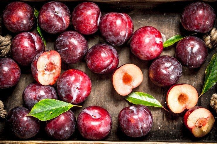 Red Plum from South Africa thumbnail 2